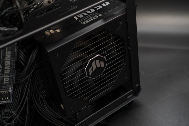 最「TUF」的硬派高 CP 大全配！打造高效能、統一風格 1440p 遊戲主機 ft. TUF Gaming GeForce RTX 5060 Ti 16GB OC