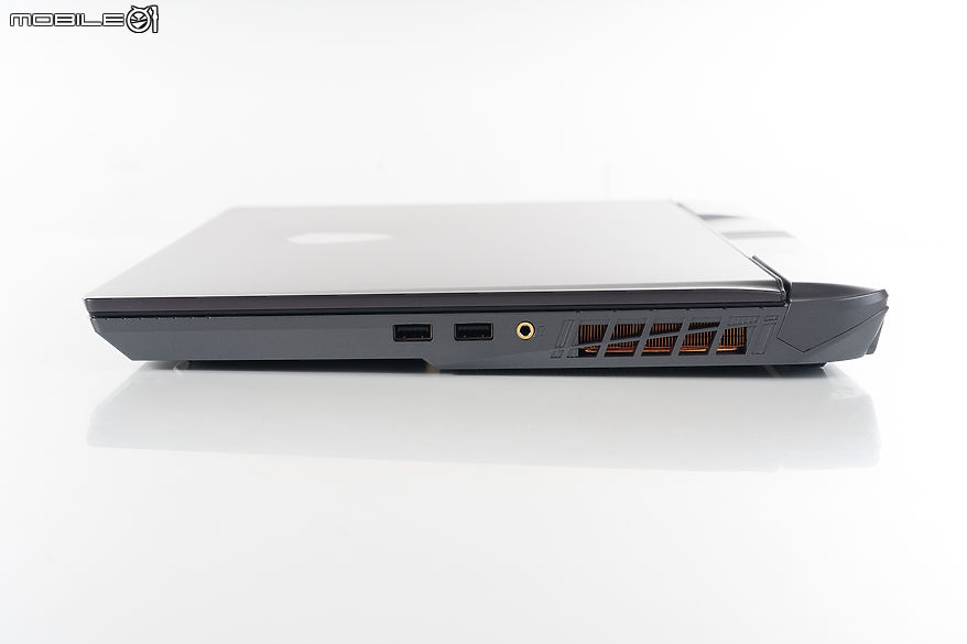 MSI Vector 16 HX AI A2WX 測試報告｜AI 世代的高效創作與遊戲筆電利器