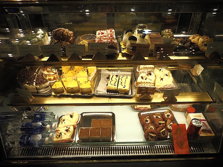 會安古鎮 (來遠橋、Faifo Coffee、華人會館群)、會安夜市、在地美食HOME Hoi An 餐廳、秋盆河乘船放水燈 — 2025年越南峴港、會安、美山、順化、巴拿山 — 聯合國世界文化遺產及遊樂園之六日悠遊 第一回