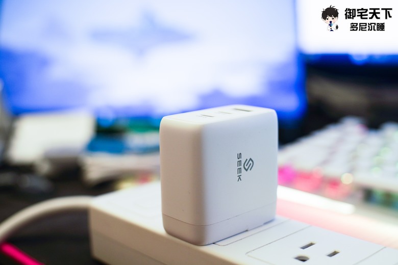 點我看大圖 開箱|【SEEK】CU-P651 65W GaN 電源供應器 - 配有 2 個 USB-C、1 個 USB-A 接口,輕巧好攜帶的快充頭!