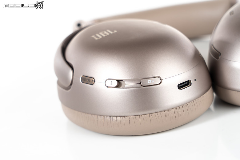 JBL Tour One M3 耳罩式耳機｜首搭 Smart Tx 原音發射器、影音體驗全面進化！
