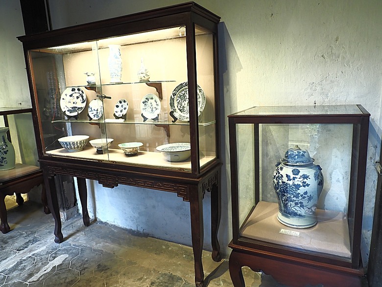 會安古鎮 (來遠橋、Faifo Coffee、華人會館群)、會安夜市、在地美食HOME Hoi An 餐廳、秋盆河乘船放水燈 — 2025年越南峴港、會安、美山、順化、巴拿山 — 聯合國世界文化遺產及遊樂園之六日悠遊 第一回