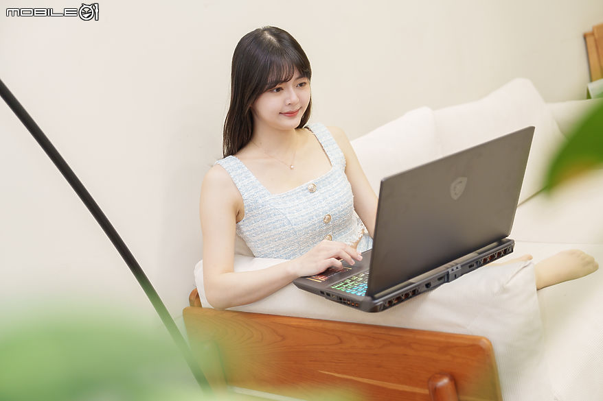 點我看大圖 MSI Vector 16 HX AI A2WX 測試報告|AI 世代的高效創作與遊戲筆電利器