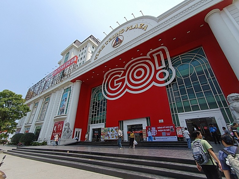 峴港市區 峴港大教堂、峴港博物館、漢市場、SOAN HA換匯、BANH MI越南法國麵包(午餐)、Banh Xeo Ba Tuyet (晚餐) 、SPA和按摩、My Xuan Cruise 遊輪夜遊峴港瀚江、龍橋噴火與山茶夜市、GO! Đà Nẵng量販店 — 2025年越南峴港、會安、美山、順化、巴拿山太陽世界六日歷史文化及遊樂園之旅 第七回