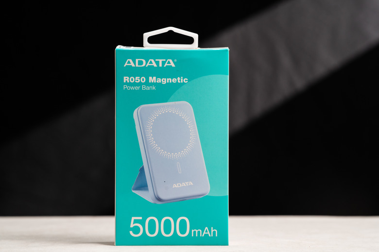 【開箱測試】ADATA 威剛 R050 5000mAh 20W 無線磁吸快充 繼續走平價路線