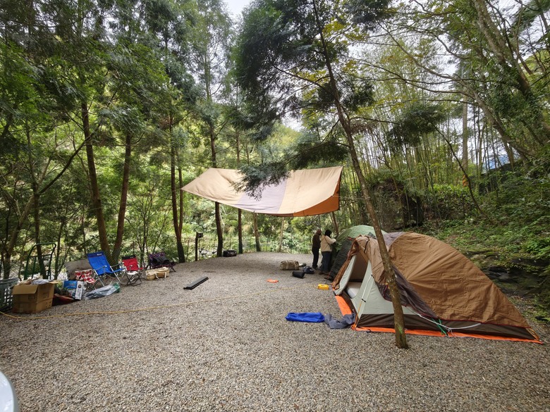 我們家的兩天一夜露營之旅 - 大溪威斯汀明園午餐 / 熊老大露營區 / 丸山咖啡 / 樂灣Warehouse / 紅鱻餐廳 / 河唇埔福德祠