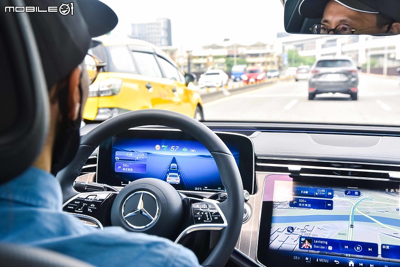 來去Mercedes-Benz Energizing Hub施作科技健檢|久違的飛輪及五大科技深入體驗!
