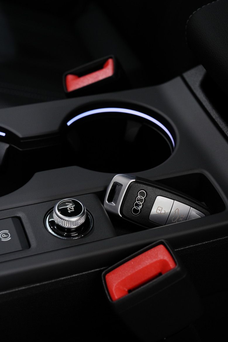 交車照片分享｜Audi A3 Sportback 35 TFSI advanced｜金屬冰川白 Glacier White 2Y