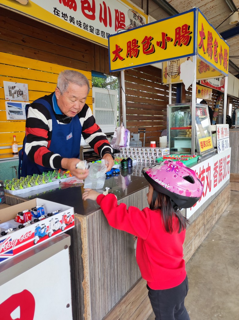 2025年，嘉南，小小孩的騎旅，日不落木棉花道^_^