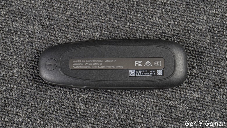 點我看大圖 桌搭滿分華碩鵝卵石!? Cobble SSD 外接盒