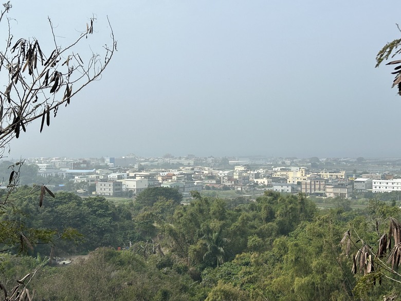 軍事堡壘與惡地交織的漯(ㄊㄚˋ)底山自然公園