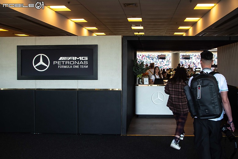 回想起來依然熱血沸騰！不可思議的Mercedes-AMG F1專屬包廂Silver Arrows Lounge觀賽體驗！