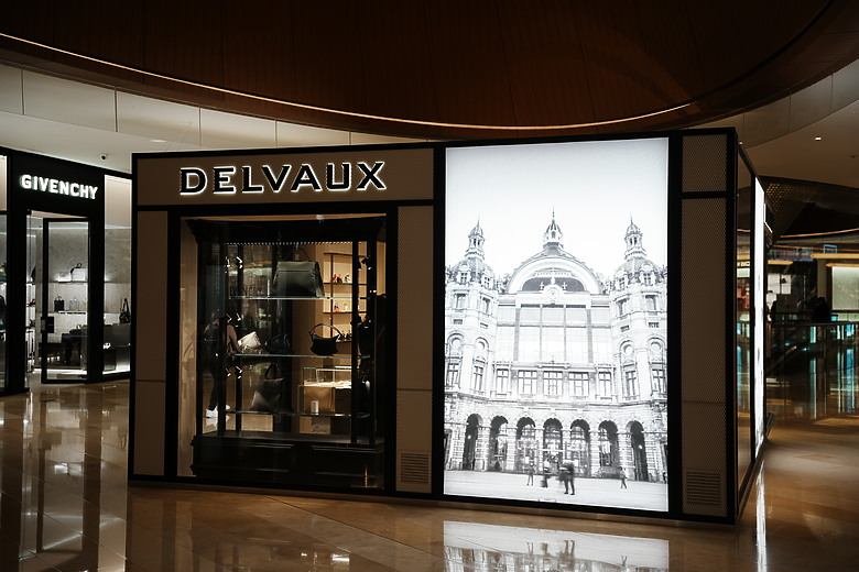 開箱世界上最古老的奢華皮具品牌-比利時皇室御用『Delvaux』 Livre Wallet