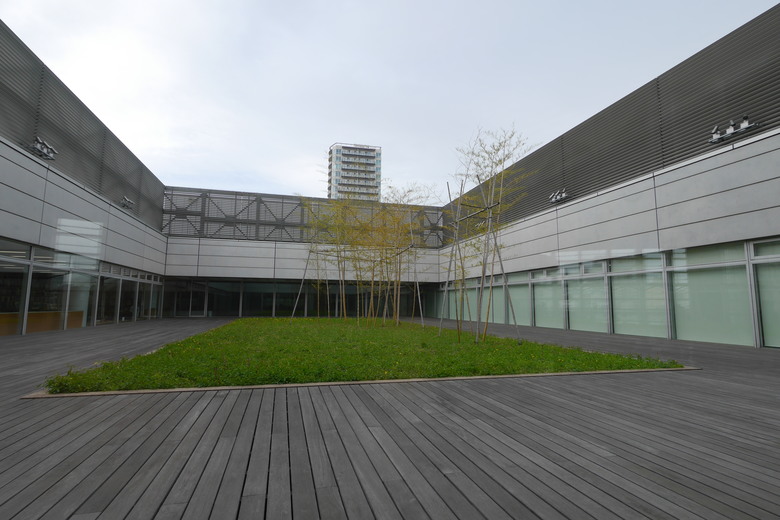東京國立新美術館