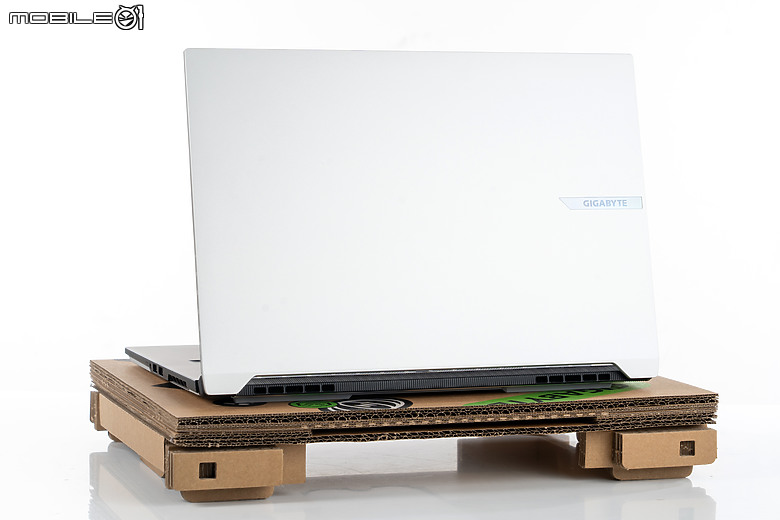 GIGABYTE AERO X16 測試報告｜遊戲創作雙棲的輕薄多工 AI 筆電！