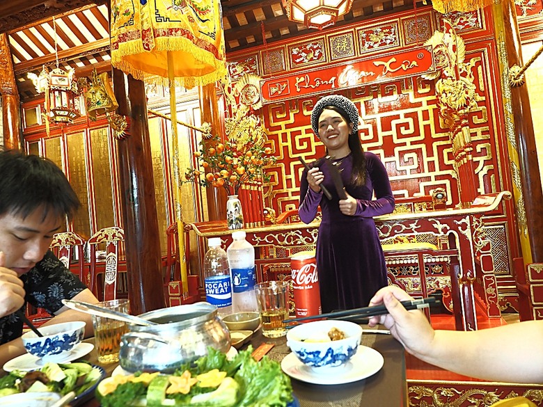 順化皇城(Kinh thành Huế)、啟定皇陵(Lăng Khải Định)、靈姥寺(天姥寺) (Chùa Thiên Mụ)、線香民俗文化村(Incense Village)、皇帝宮廷宴,附掛峴港 AU LAC BEACH海鮮餐廳 — 2025年越南峴港、會安、美山、順化、巴拿山太陽世界六日歷史文化及遊樂園之旅 第五回