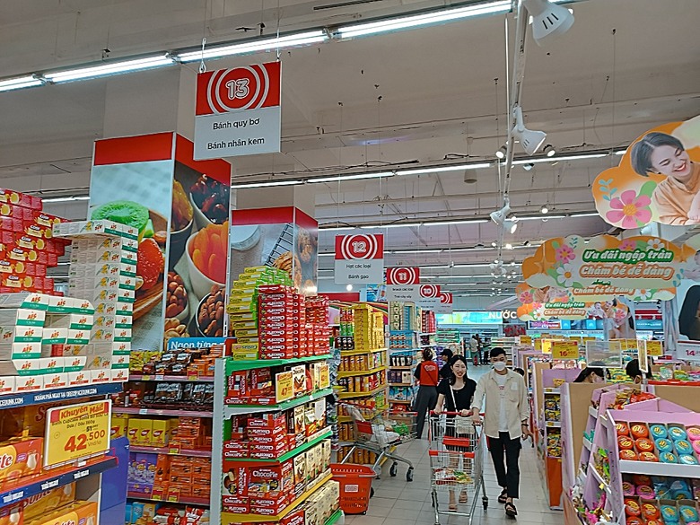 峴港市區 峴港大教堂、峴港博物館、漢市場、SOAN HA換匯、BANH MI越南法國麵包(午餐)、Banh Xeo Ba Tuyet (晚餐) 、SPA和按摩、My Xuan Cruise 遊輪夜遊峴港瀚江、龍橋噴火與山茶夜市、GO! Đà Nẵng量販店 — 2025年越南峴港、會安、美山、順化、巴拿山太陽世界六日歷史文化及遊樂園之旅 第七回