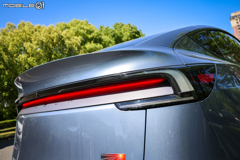 Tesla Model Y Long Range 首發版上海試駕|各項表現有感升級、準備預約電車銷售冠軍!
