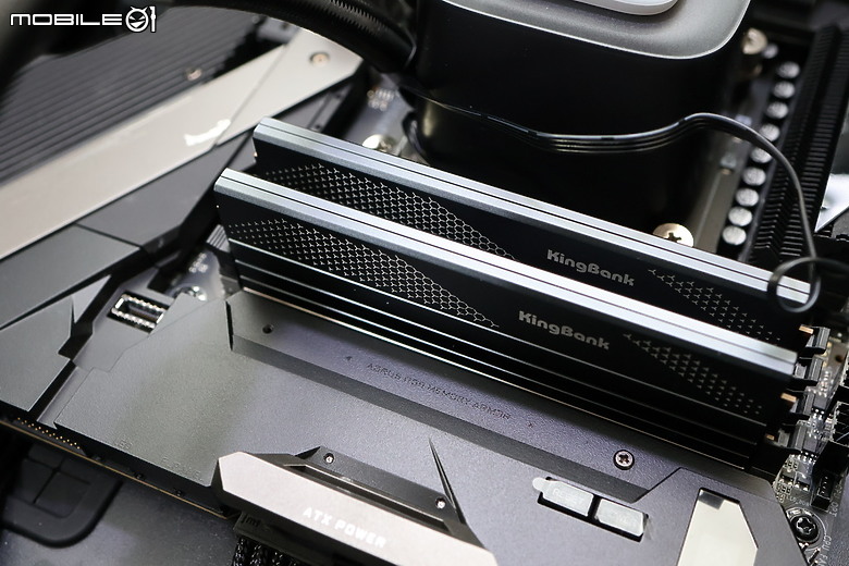 點我看大圖 非二進制 CL28 低延遲 DDR5 金百達 KingBank DDR5-6000 24GBx2 開箱
