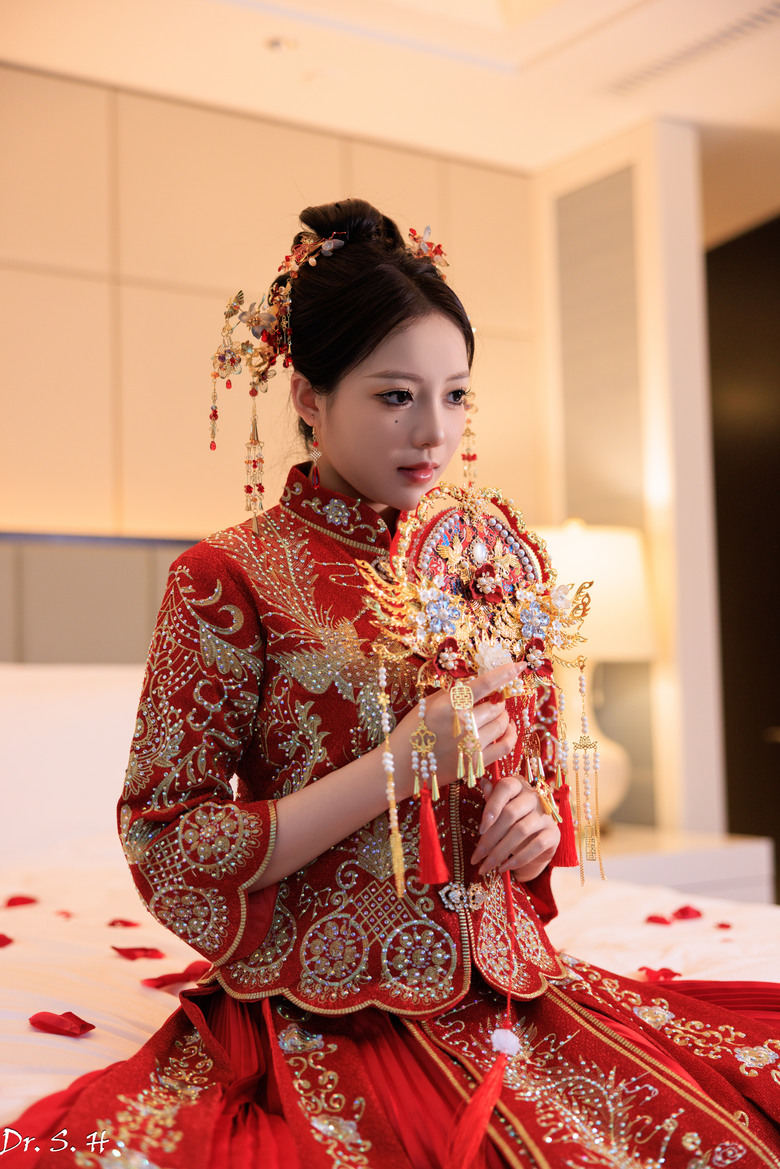 中式新娘服 (秀禾)