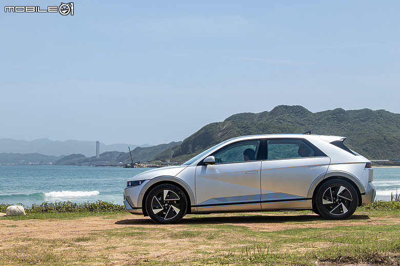 Hyundai Ioniq 5 小改款試駕|外型出眾無疑,內在、續航更進化!