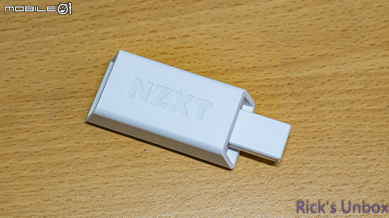 點我看大圖 【開箱】NZXT首款無線4K電競滑鼠 | NZXT LIFT ELITE WIRELESS WHITE