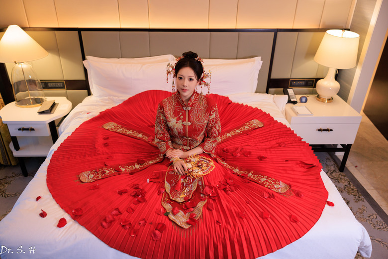 中式新娘服 (秀禾)