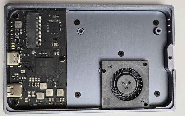 【開箱簡測】WERO 雷翎 SSD-Magentic Thunderbolt 4 雙模 M.2/NVMe SSD 磁吸外接盒效能簡測 (圖多)