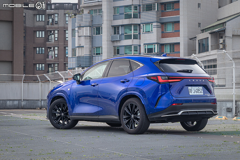 Lexus NX 450h+ F Sport 試駕｜什麼都有，就是沒有里程焦慮！