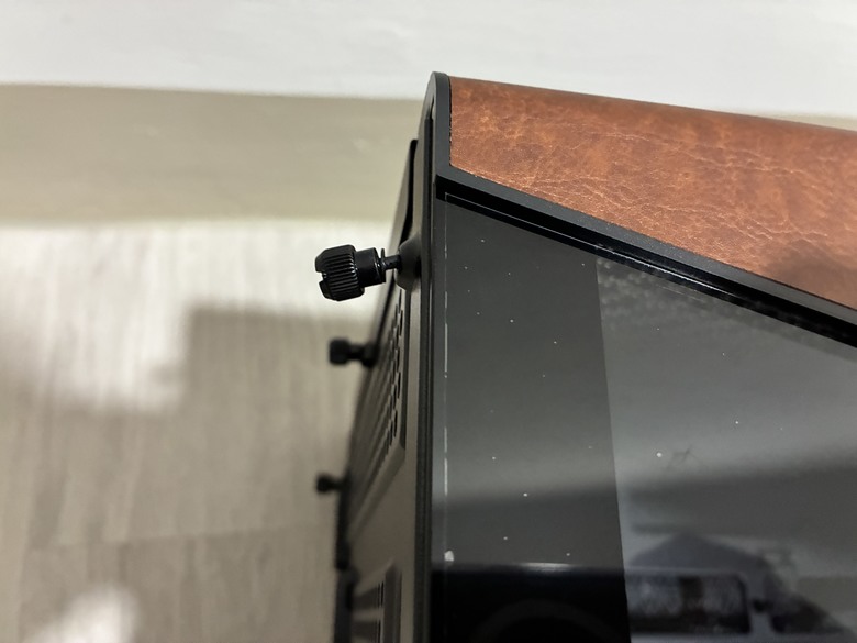 Montech Heritage PRO機殼開箱 創新精緻的皮革手提造型 打造新風格