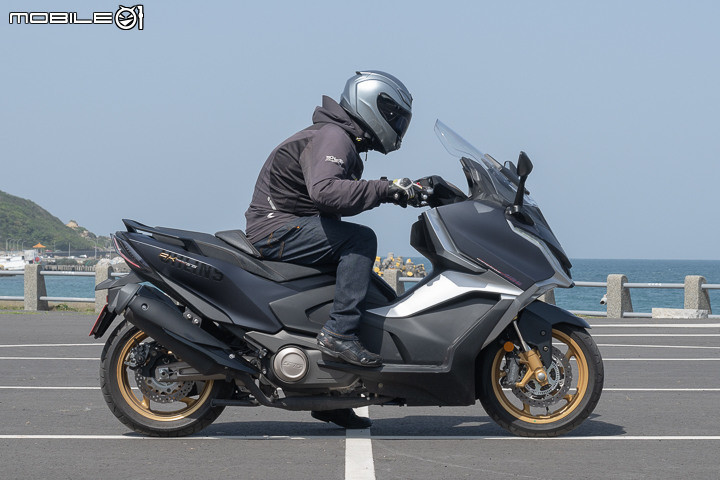 Kymco AK575 Premium Ohlins 特仕版試駕 | 成熟，不只是游刃有餘！