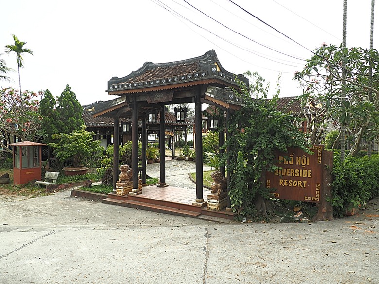 會安古鎮 (來遠橋、Faifo Coffee、華人會館群)、會安夜市、在地美食HOME Hoi An 餐廳、秋盆河乘船放水燈 — 2025年越南峴港、會安、美山、順化、巴拿山 — 聯合國世界文化遺產及遊樂園之六日悠遊 第一回