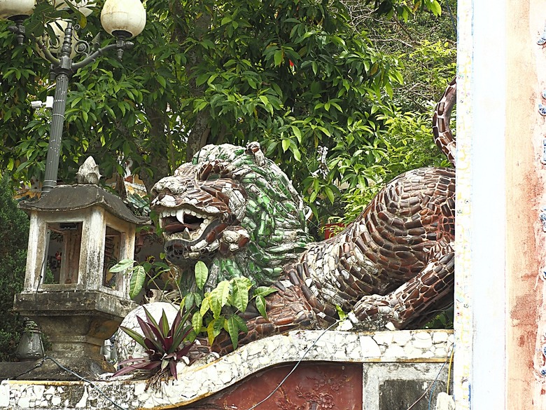峴港市郊 五行山(The Marble Mountains; Ngũ Hành Sơn)、山茶半島靈應寺(Chùa Linh Ứng)、Sơn Trà Marina 咖啡館 — 2025年越南峴港、會安、美山、順化、巴拿山太陽世界六日歷史文化及遊樂園之旅 第六回