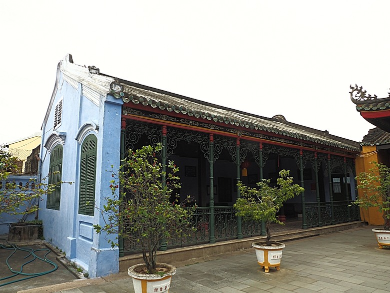 會安古鎮 (來遠橋、Faifo Coffee、華人會館群)、會安夜市、在地美食HOME Hoi An 餐廳、秋盆河乘船放水燈 — 2025年越南峴港、會安、美山、順化、巴拿山 — 聯合國世界文化遺產及遊樂園之六日悠遊 第一回