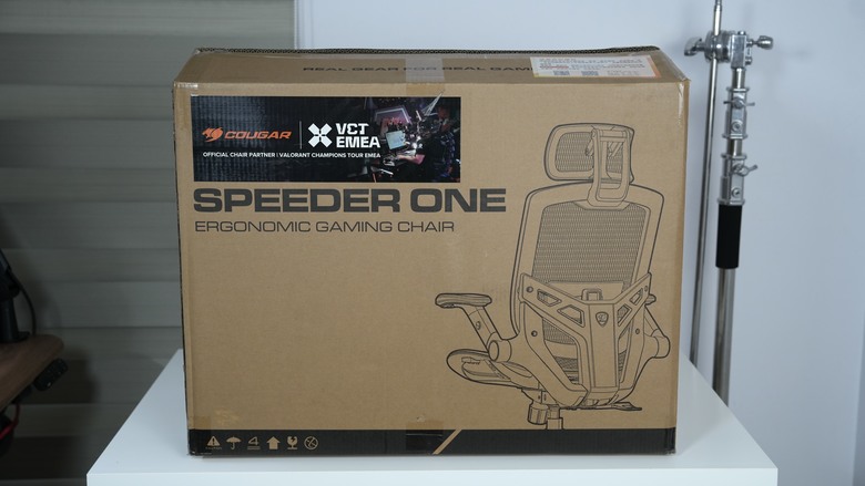 COUGAR SPEEDER ONE 人體工學椅開箱｜賽車造型+透氣網布！久坐不悶熱