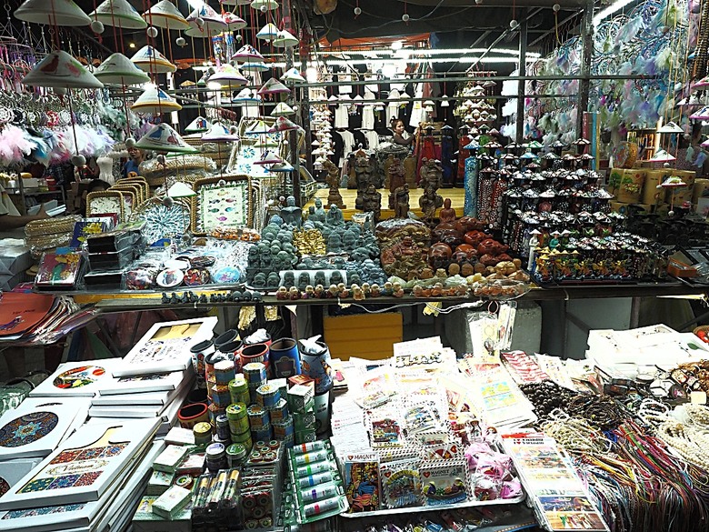 會安古鎮 (來遠橋、Faifo Coffee、華人會館群)、會安夜市、在地美食HOME Hoi An 餐廳、秋盆河乘船放水燈 — 2025年越南峴港、會安、美山、順化、巴拿山 — 聯合國世界文化遺產及遊樂園之六日悠遊 第一回