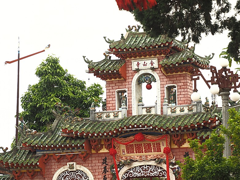 會安古鎮 (來遠橋、Faifo Coffee、華人會館群)、會安夜市、在地美食HOME Hoi An 餐廳、秋盆河乘船放水燈 — 2025年越南峴港、會安、美山、順化、巴拿山 — 聯合國世界文化遺產及遊樂園之六日悠遊 第一回