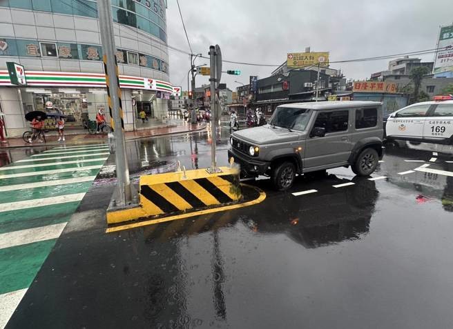 吉姆尼，自撞行人庇護島