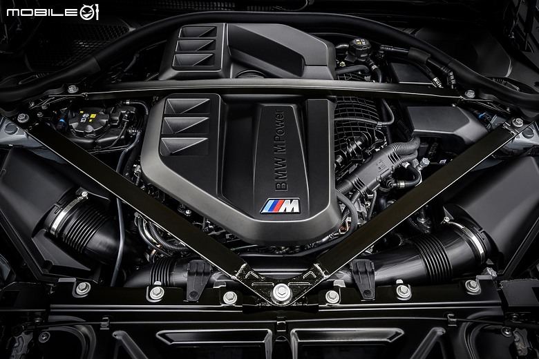【海外新訊】BMW M2 CS 正式亮相,裡外全面強化戰力更極致!