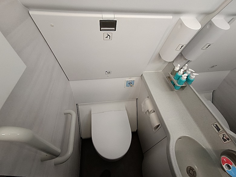 中越峴港自助旅行之景點簡述與交通攻略 — 華航CI787+CI790班機、峴港機場入出境、當地包車接送與Grab — 2025年越南峴港、會安、美山、順化、巴拿山太陽世界六日歷史文化及遊樂園之旅 — 「楔子」