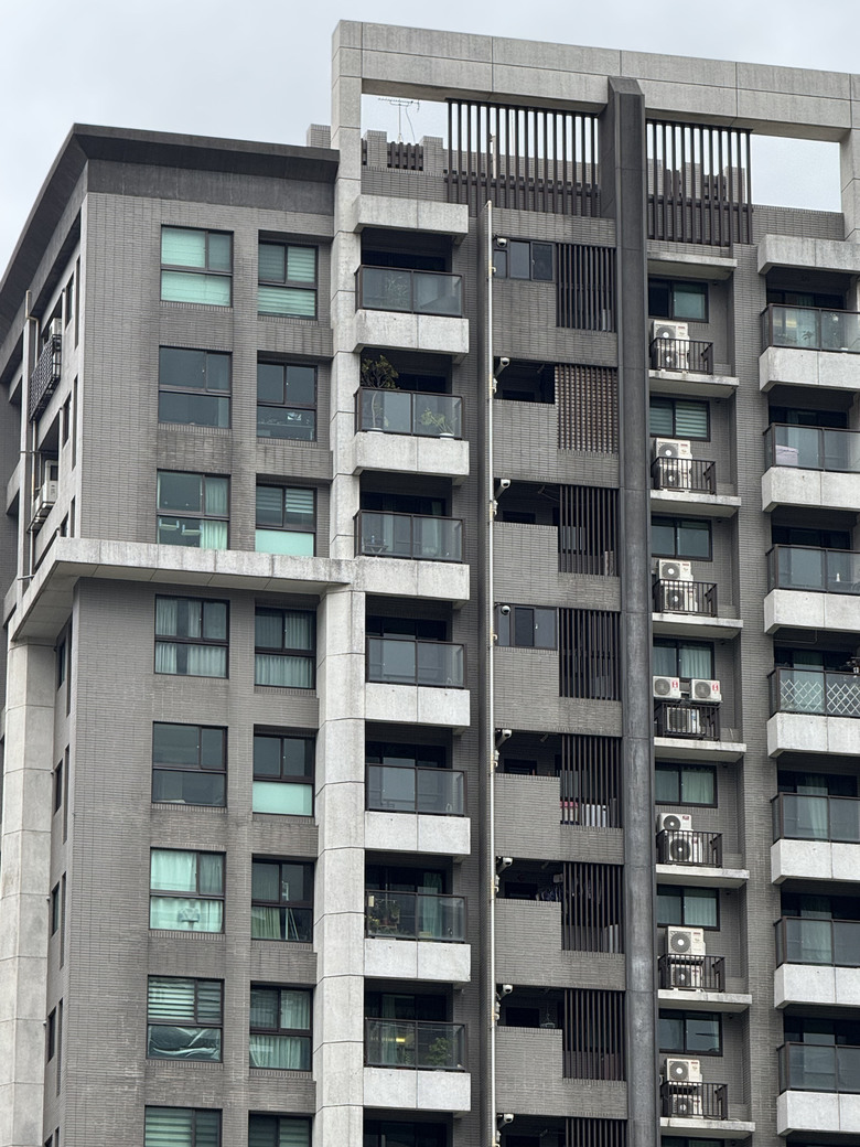 房子那麼多可以挑~還要考慮淡水嗎?