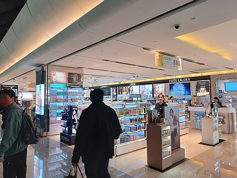 中越峴港自助旅行之景點簡述與交通攻略 — 華航CI787+CI790班機、峴港機場入出境、當地包車接送與Grab — 2025年越南峴港、會安、美山、順化、巴拿山太陽世界六日歷史文化及遊樂園之旅 — 「楔子」