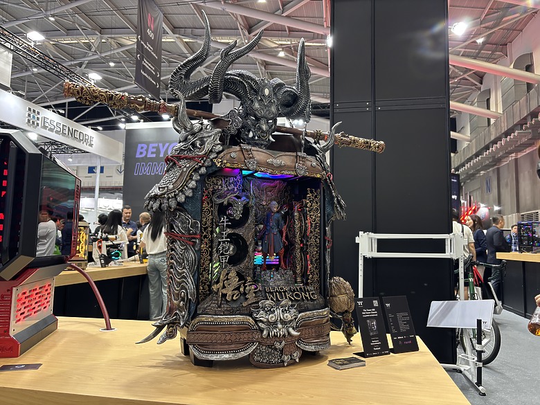 點我看大圖 杜甫遊記:Computex 2025(下)MONTECH/LianLi/darkFlash/Cougar/DeepCool/iRocks/TT/VK