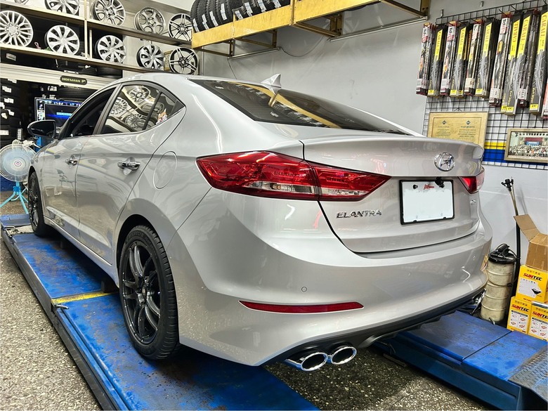 Hyundai Elantra 更換輪胎紀錄