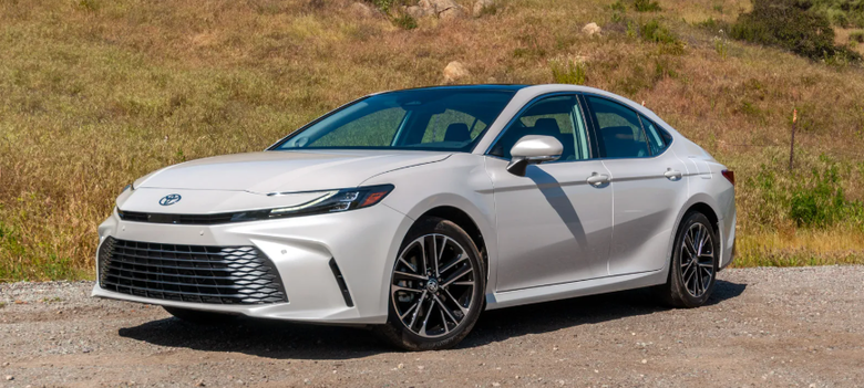 prius vs camry 選擇困難