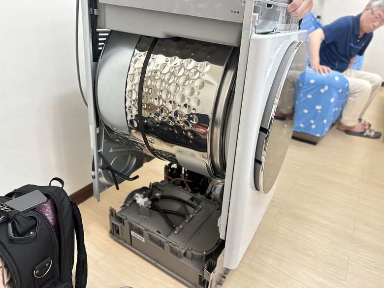LG 尊榮保養服務初體驗丨維持衣物品質 延長乾衣機效能