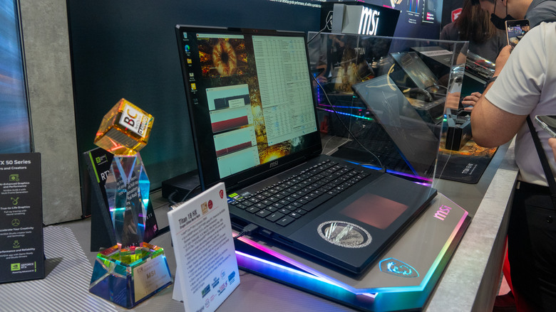 COMPUTEX 2025 MSI攤位筆電參觀分享
