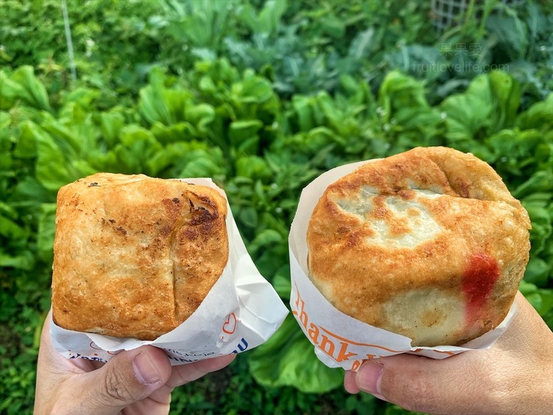 必買的煎包，皮薄酥脆，內餡飽滿，另有多種酥脆可口的炸物