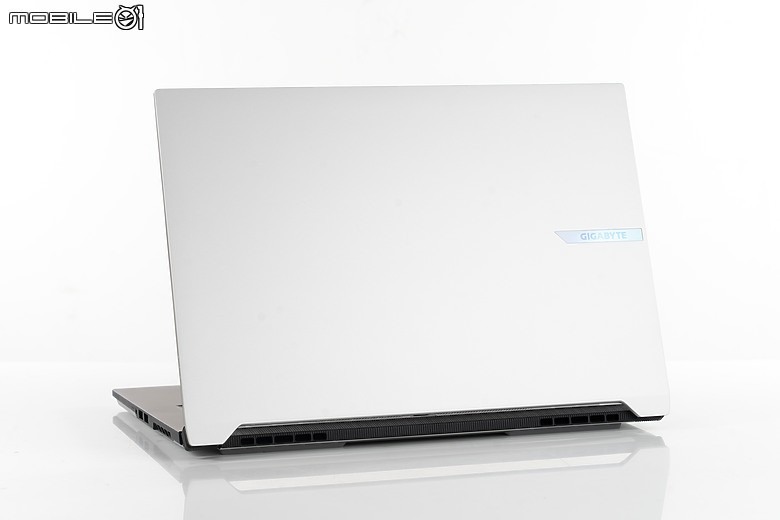 陳華代言的創作筆電AERO X16 推嗎