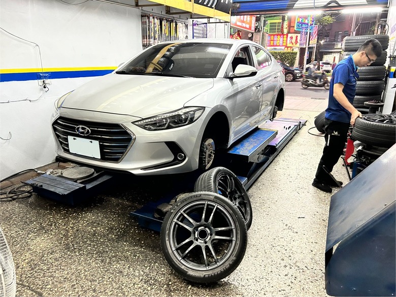 Hyundai Elantra 更換輪胎紀錄